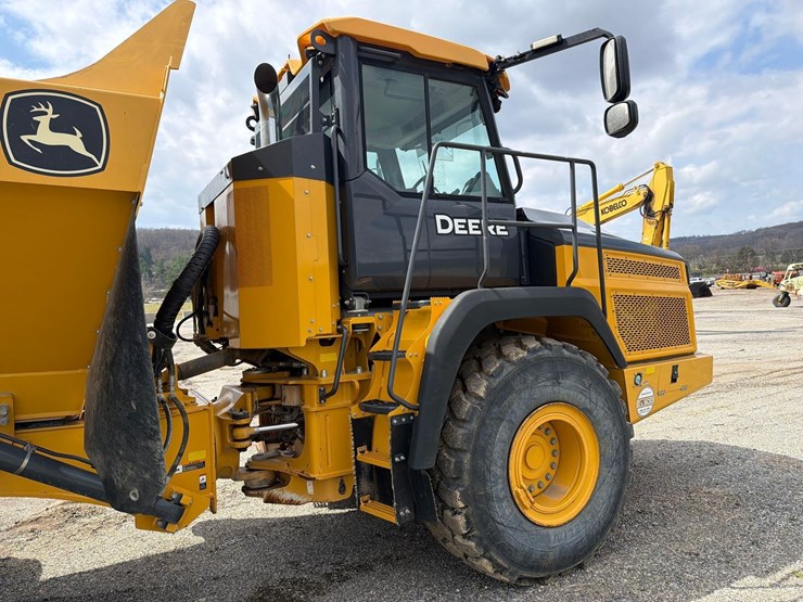 2023-deere-260e-image-13