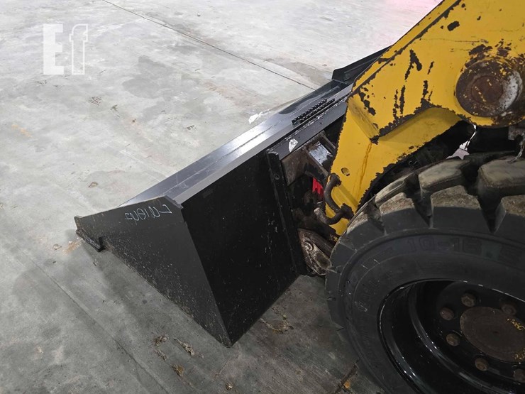 2021-caterpillar-226d3-image-12