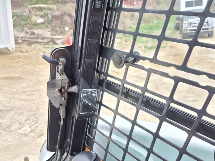 2018-bobcat-t590-image-17