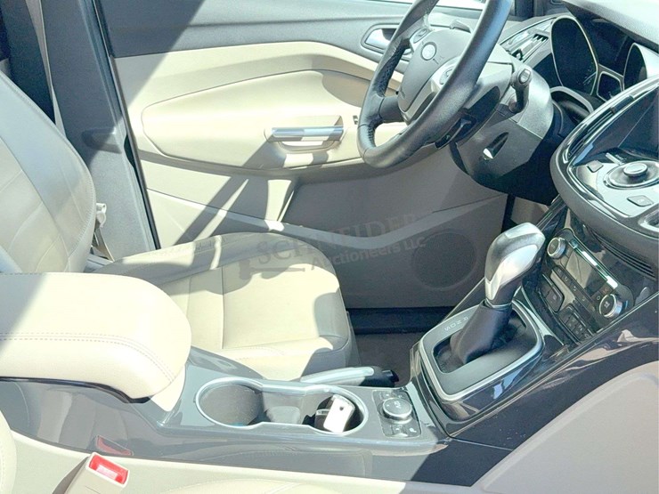 2014-ford-escape-titanium-image-31