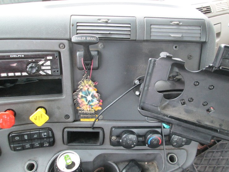 #46165-•-inop-2012-freightliner-t/a-daycab-truck-tractor-1fujgebg8clbv8611-image-43