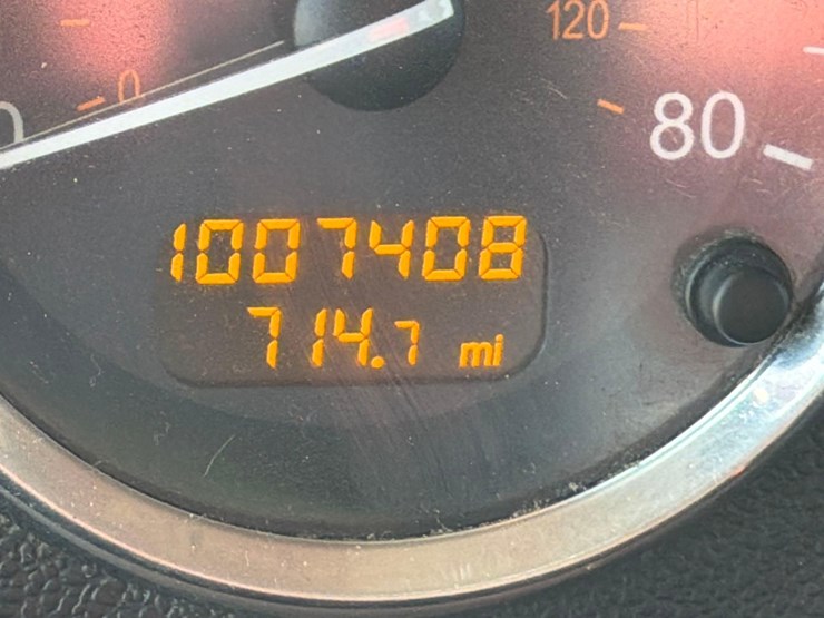 2012-peterbilt-389-image-37