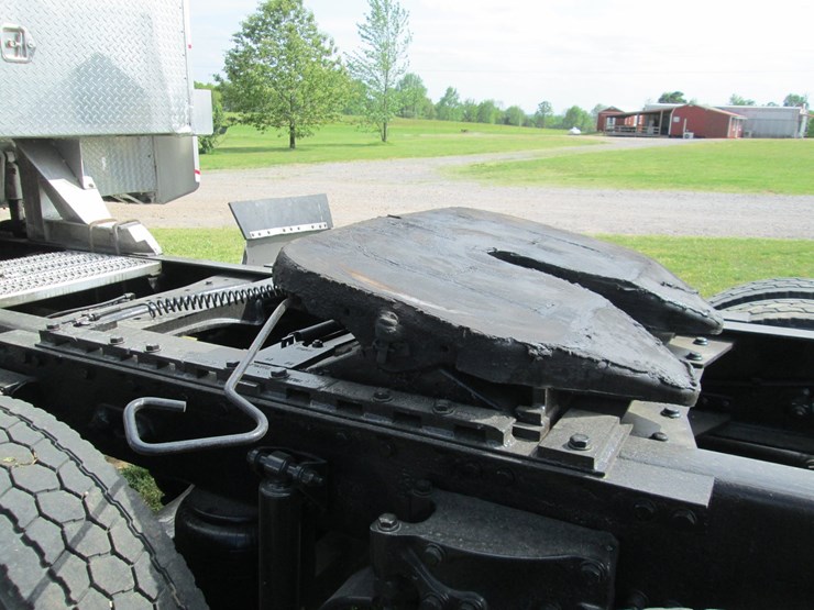 2008-peterbilt-389-image-6