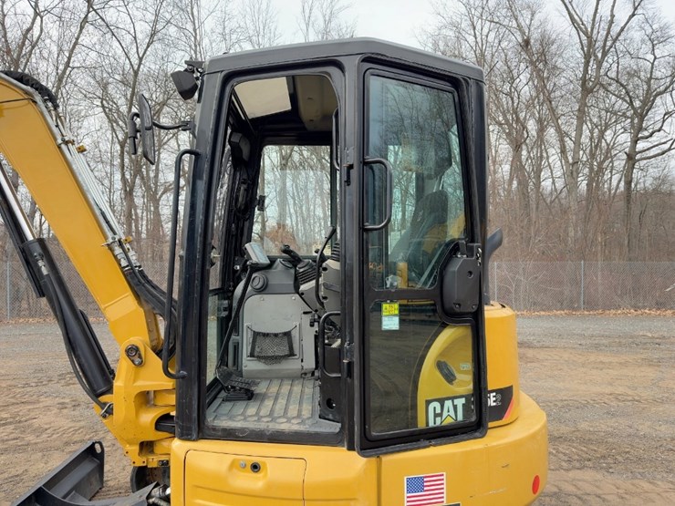 2017-caterpillar-305e2-cr-image-27