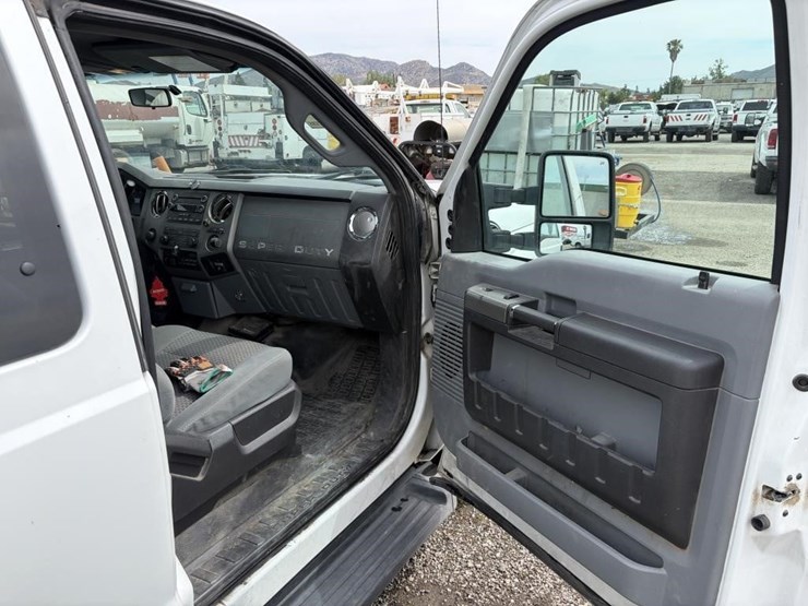 2011-ford-f250-image-9