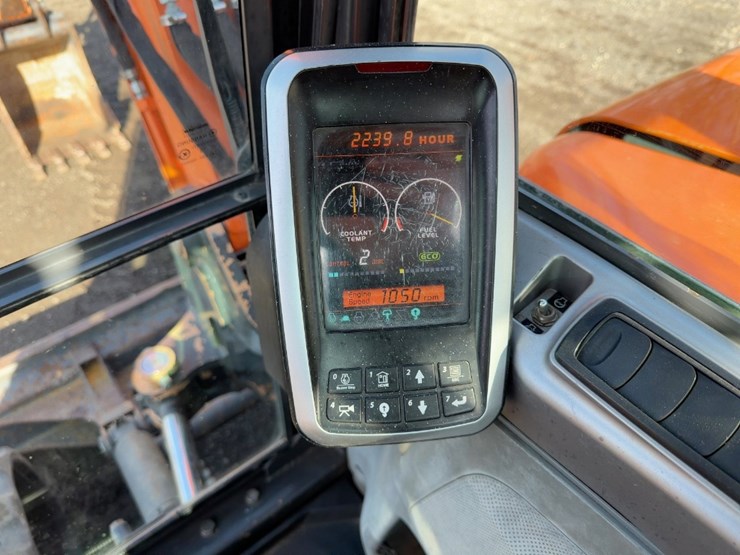 2019-doosan-dx85r-3-image-32