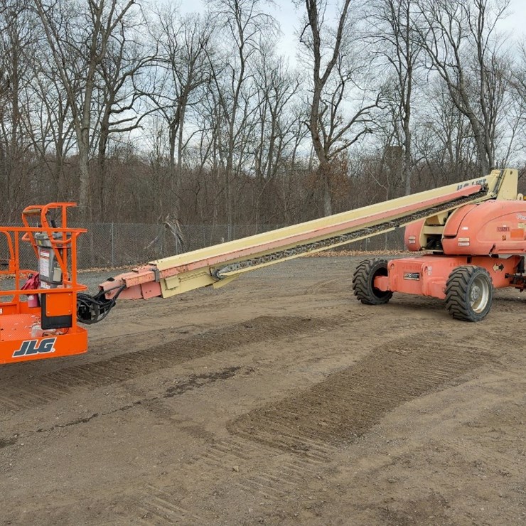 2008 JLG 800S