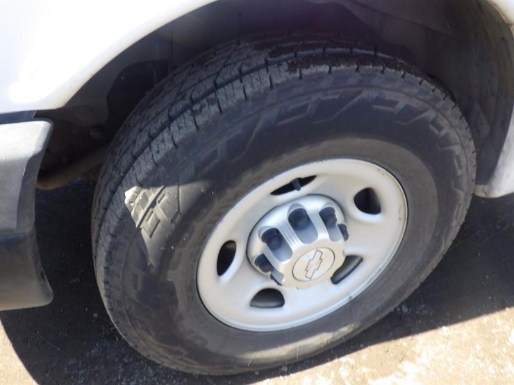 2015-chevrolet-express-2500-image-15