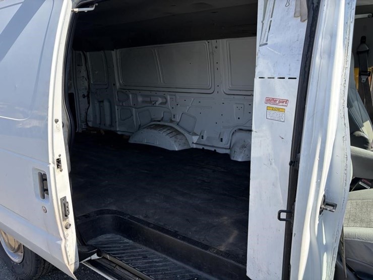 2002-ford-e350-image-10