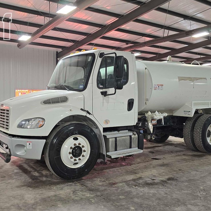 2022 FREIGHTLINER BUSINESS CLASS M2 106