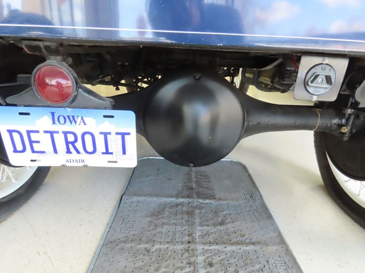 1918-detroit-model-74-brougham-electric-car-image-38