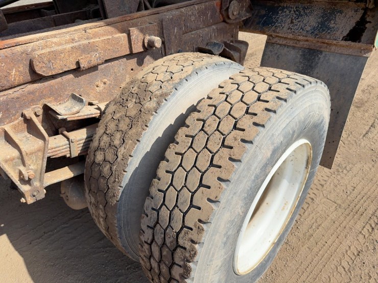 1992-international-4900-image-15