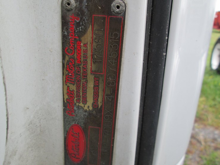 2008-peterbilt-387-image-55