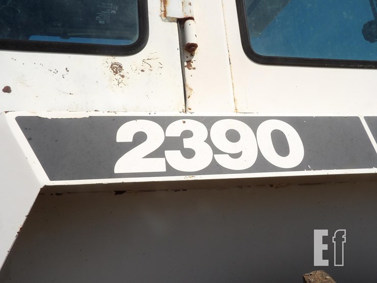 j-i-case-2390-image-16