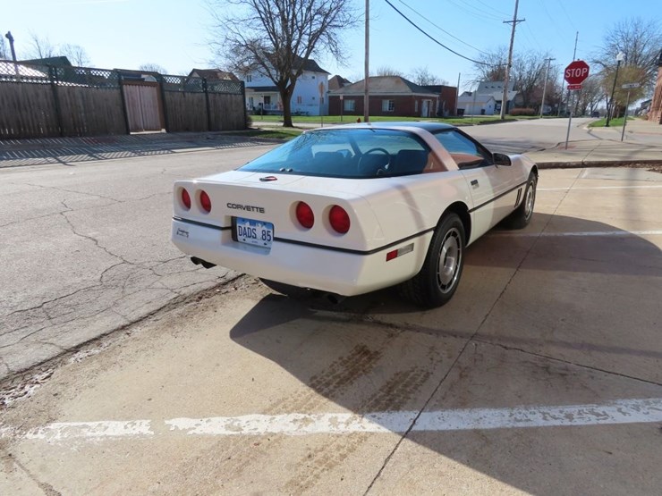 1985-chevrolet-corvette-image-7