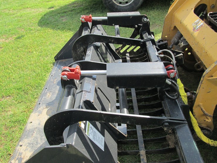 2022-caterpillar-259d3-image-21