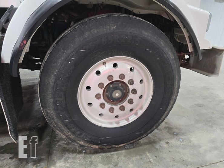 2014-kenworth-t800-image-28