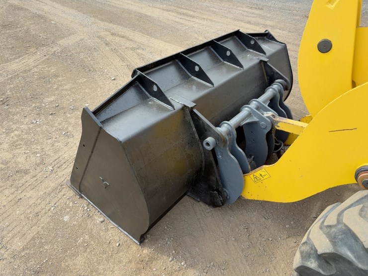 2017-yanmar-v8-image-10