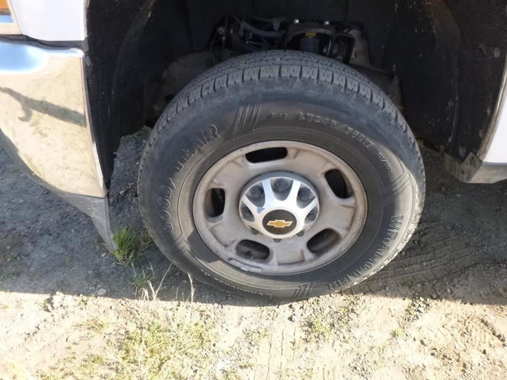 2017-chevrolet-2500hd-image-30