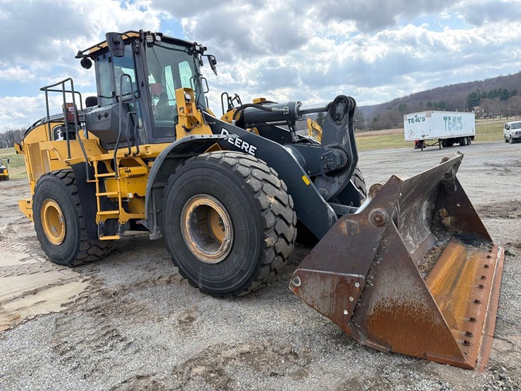 2020-deere-744l-image-4