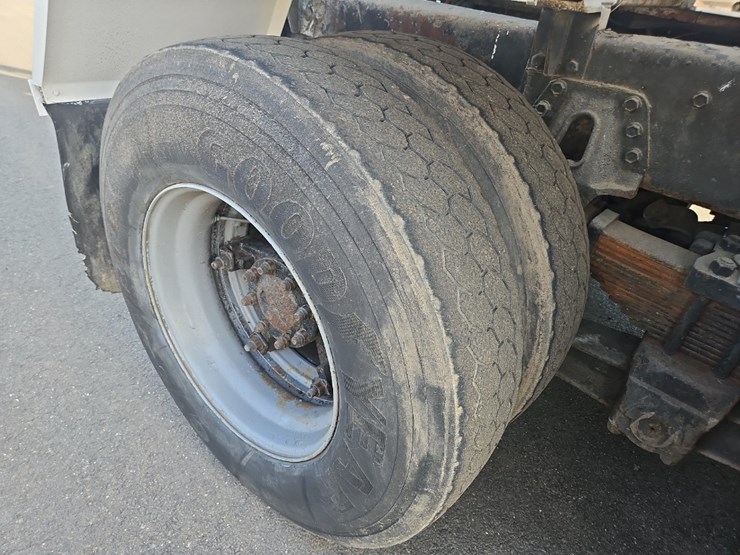 1997-international-2674-image-15