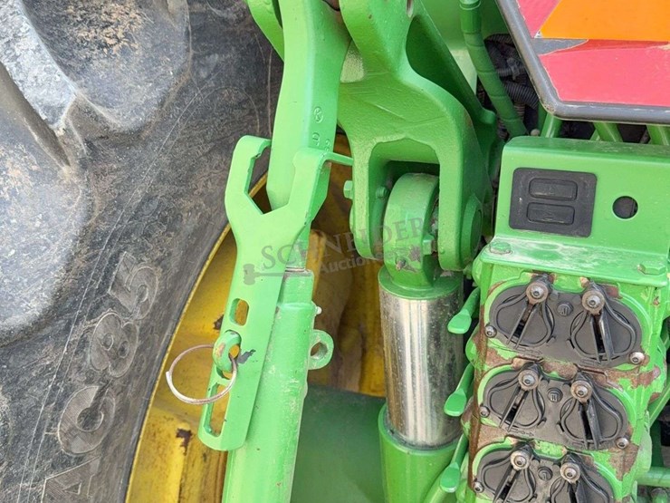 john-deere-200-image-49