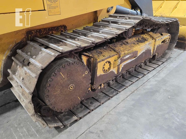 2016-deere-655k-image-34