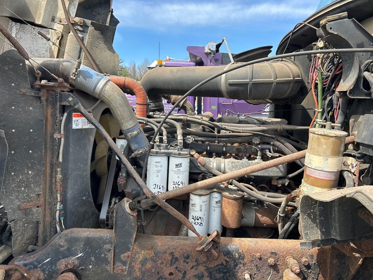 1999-mack-cl713-image-97