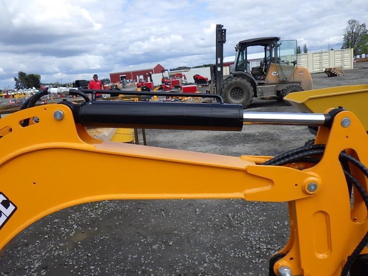 2026-vicsec-20-hydraulic-excavator-image-12