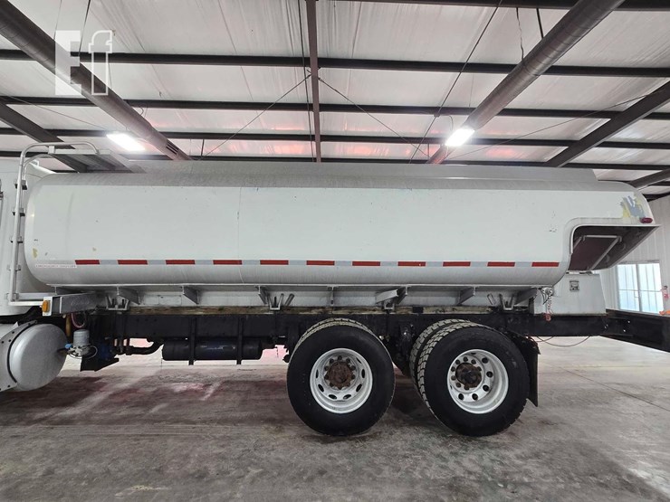 2009-peterbilt-340-image-16