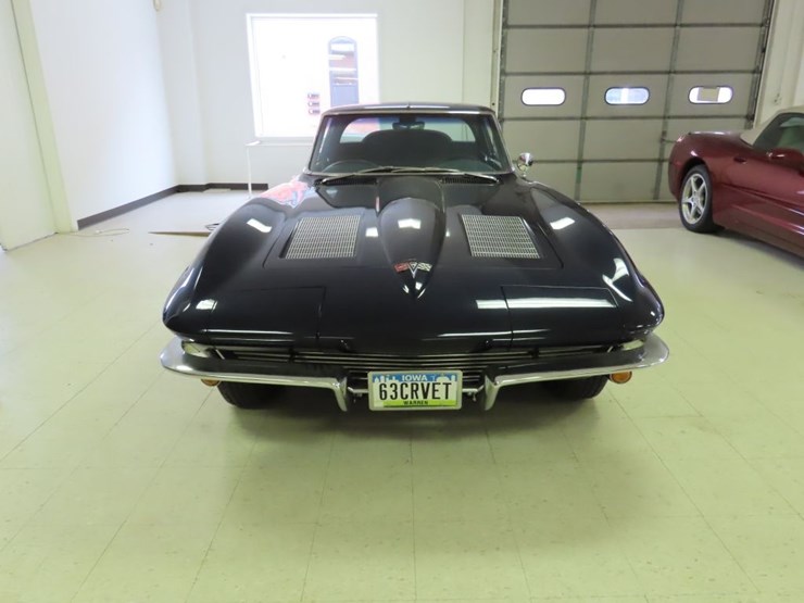 1963-chevrolet-corvette-stingray-split-window-coupe-image-39