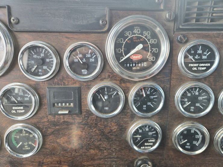 1991-peterbilt-357-image-65