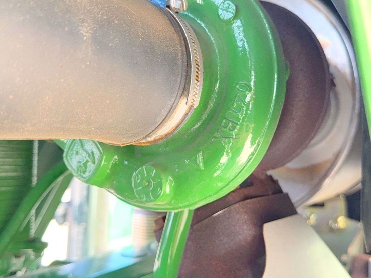 2004-john-deere-7320-image-57