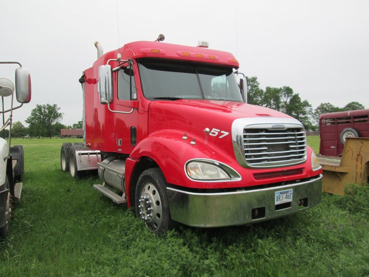 #46169-•-2007-freightliner-columbia-t/a-sleeper-truck-tractor-1fuja6cy07lx38975-image-2