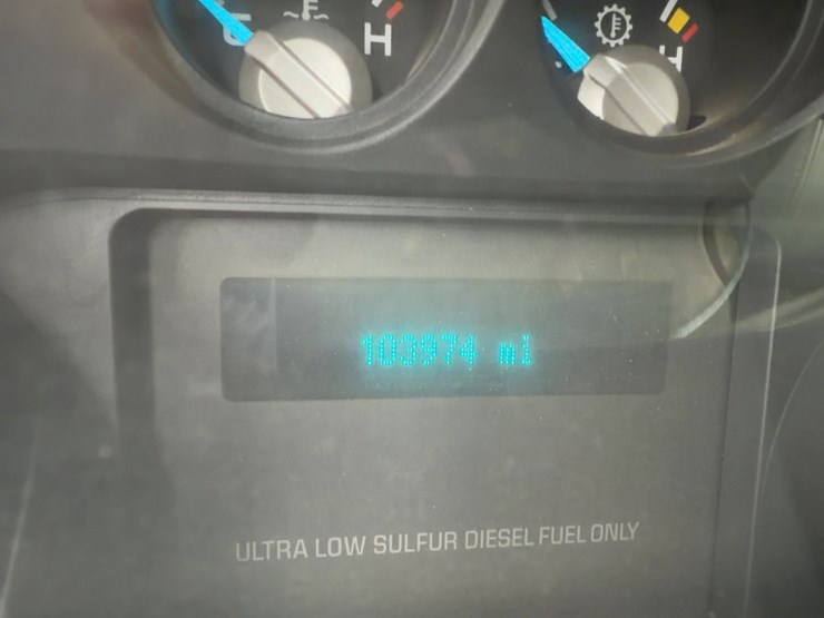 2012-ford-f550-xl-image-32