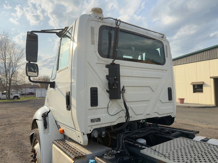 2015-international-8600-image-21