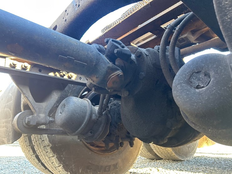 2002-massey-ferguson-8-image-32