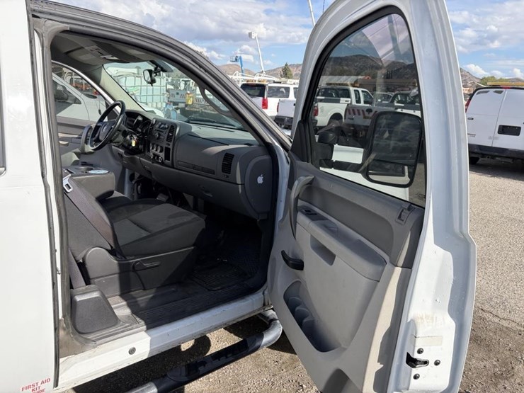 2012-gmc-sierra-2500-image-9