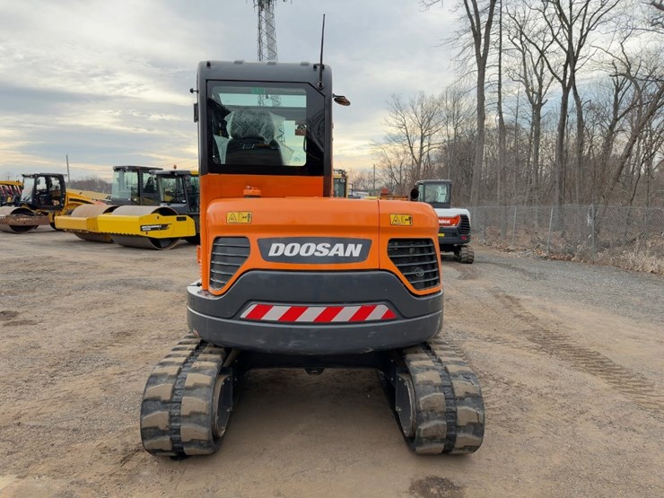 2023-doosan-dx62r-3-image-4