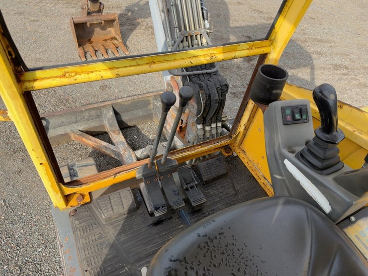 2004-volvo-ec35-image-28