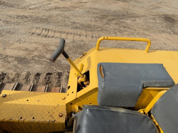 1983-deere-350c-image-30