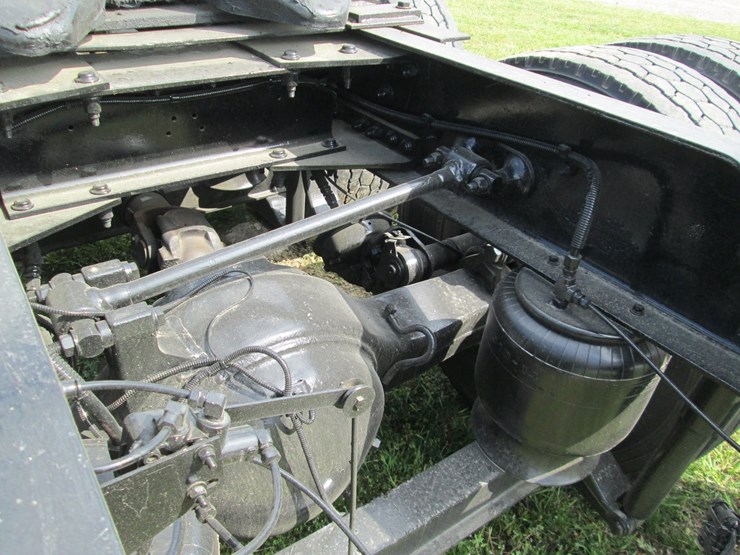 2008-peterbilt-389-image-7