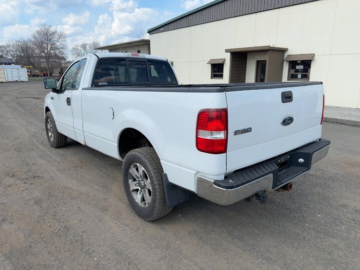 2004-ford-f150-xl-image-3