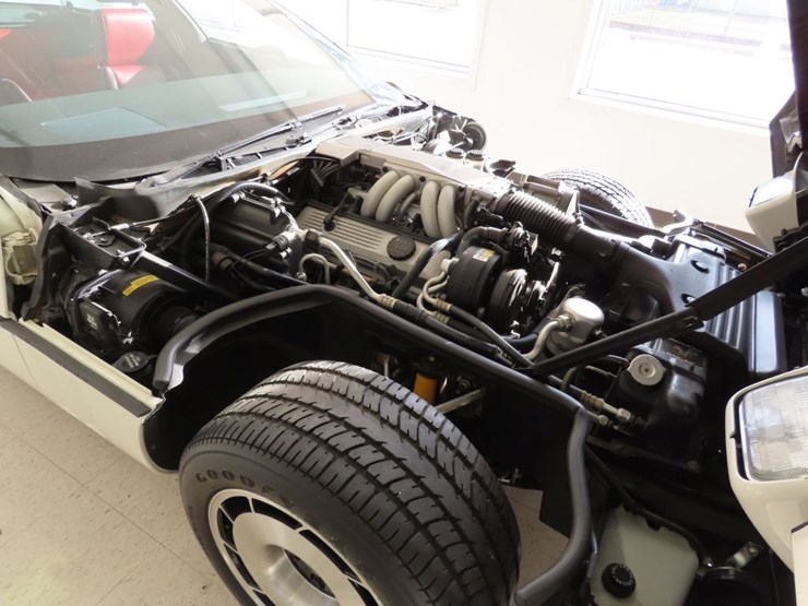 1985-chevrolet-corvette-image-26
