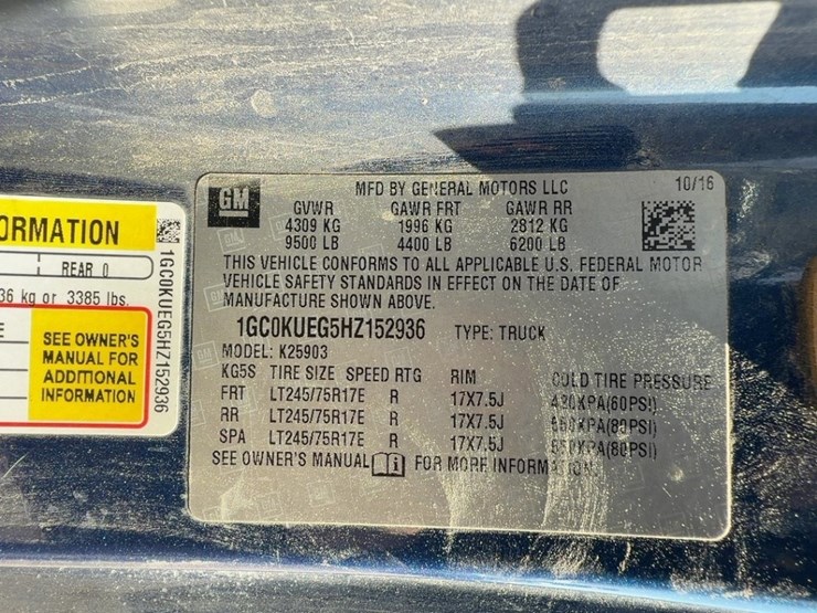 2017-chevrolet-silverado-2500hd-image-13