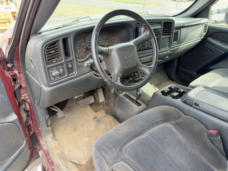 2001-chevrolet-silverado-3500-image-19