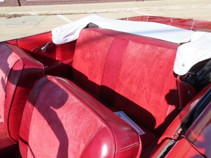 1963-chevrolet-corvair-monza-convertible-image-13