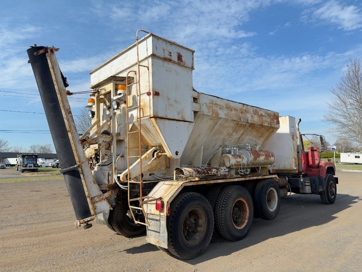 1984-mack-dm686s-image-5