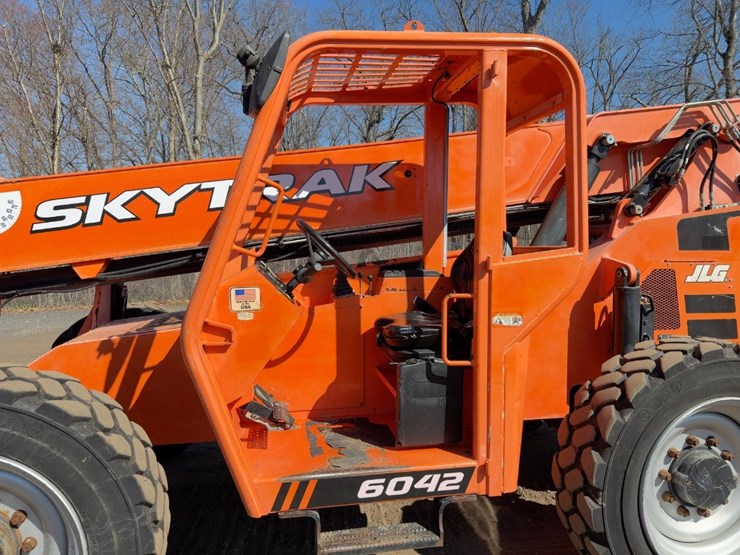 2016-sky-trak-6042-image-17