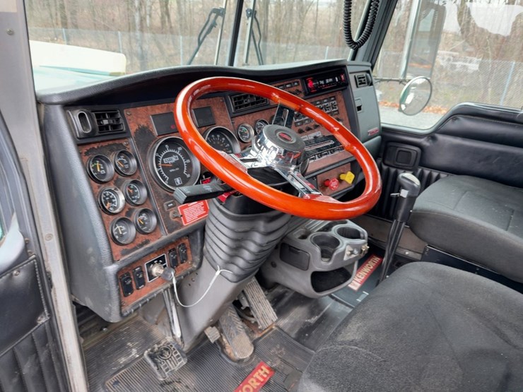 2003-kenworth-t800-image-31